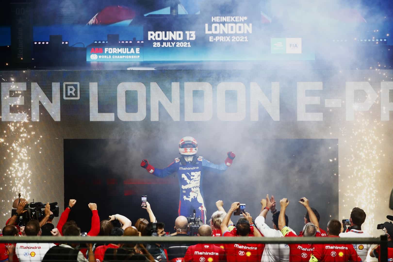 STREETS OF LONDON, UNITED KINGDOM - JULY 25: Alex Lynn (GBR), Mahindra Racing, 1st position, celebrates on arrival at the podium during the London E-Prix II at Streets of London on Sunday July 25, 2021, United Kingdom. (Photo by Sam Bloxham / LAT Images)