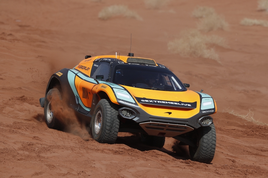 FEBRUARY 20: Emma Gilmour (NZL) / Tanner Foust (USA), McLaren Extreme E during the Saudi Arabia on February 20, 2022. (Photo by Alastair Staley / LAT Images)