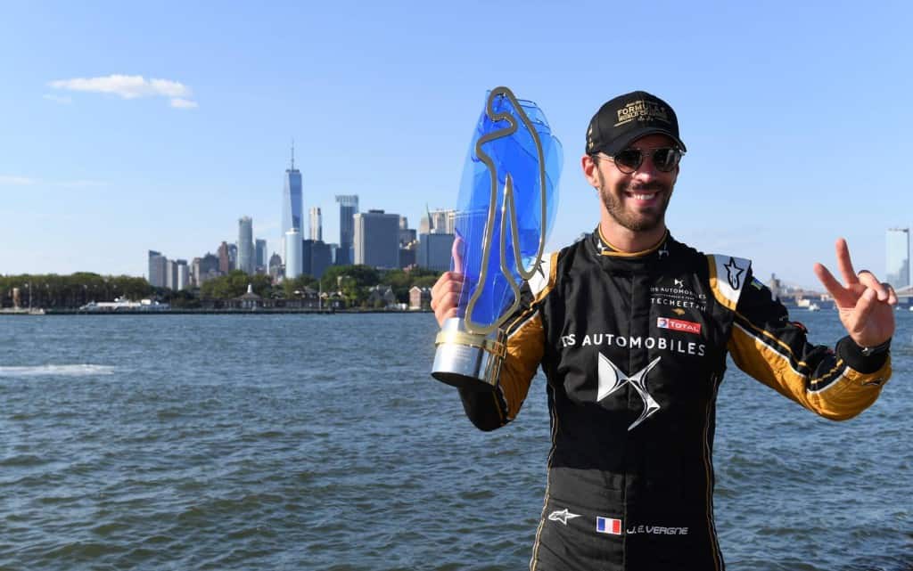 BROOKLYN STREET CIRCUIT, UNITED STATES OF AMERICA - JULY 14: Jean-Eric Vergne (FRA), DS TECHEETAH, with his championship trophy overlooking New York during the New York City E-prix II at Brooklyn Street Circuit on July 14, 2019 in Brooklyn Street Circuit, United States of America. (Photo by Sam Bagnall / LAT Images)